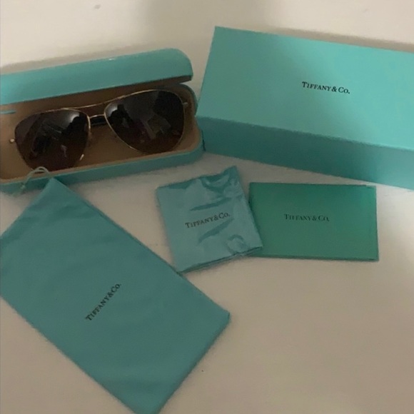 Like New Tiffany sunglasses - Picture 6 of 6